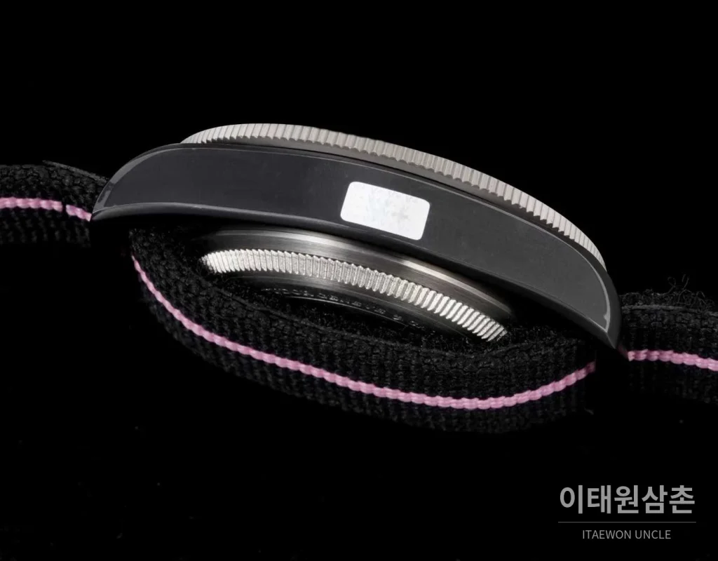 튜더 펠라고스 FXD 카본 블루다이얼 크로노그래프 데이데이트 오토매틱 43mm 블랙 나일론 스트랩 블랙 베젤