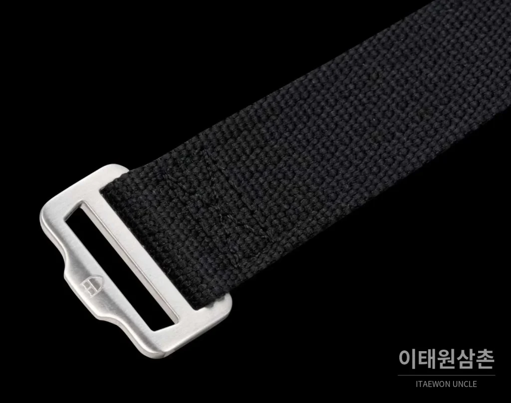 튜더 펠라고스 FXD 카본 블루다이얼 크로노그래프 데이데이트 오토매틱 43mm 블랙 나일론 스트랩 그레이 베젤