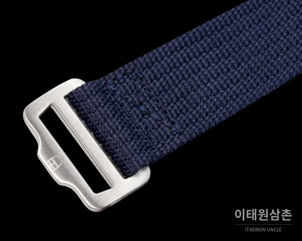 튜더 펠라고스 FXD 카본 블루다이얼 크로노그래프 데이데이트 오토매틱 43mm 네이비 나일론 스트랩 그레이 베젤 (2)