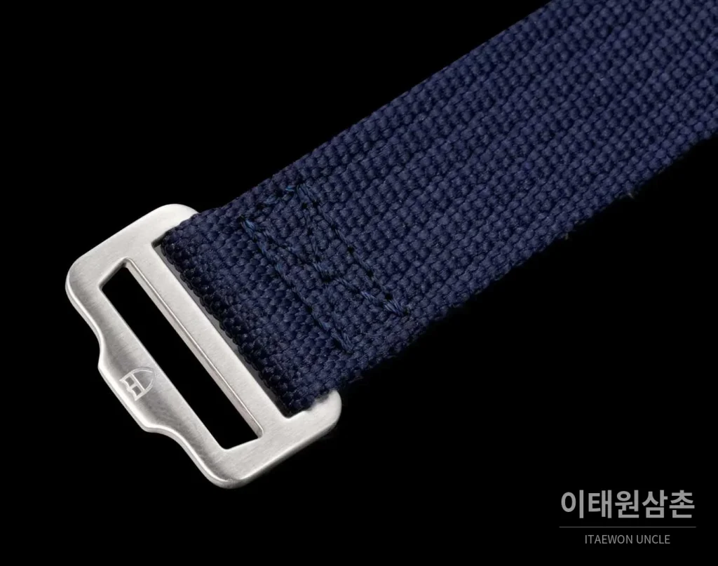 튜더 펠라고스 FXD 카본 블루다이얼 크로노그래프 데이데이트 오토매틱 43mm 네이비 나일론 스트랩 그레이 베젤