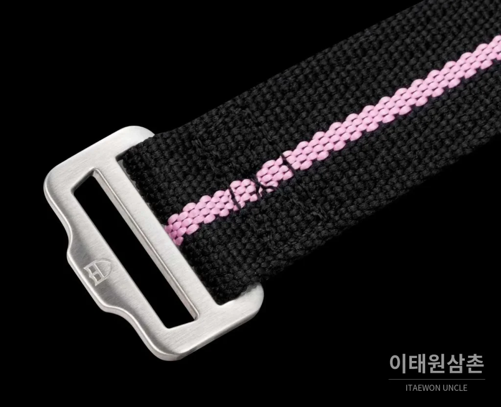 튜더 펠라고스 FXD 카본 블루다이얼 크로노그래프 데이데이트 오토매틱 43mm 블랙 나일론 스트랩 블랙 베젤