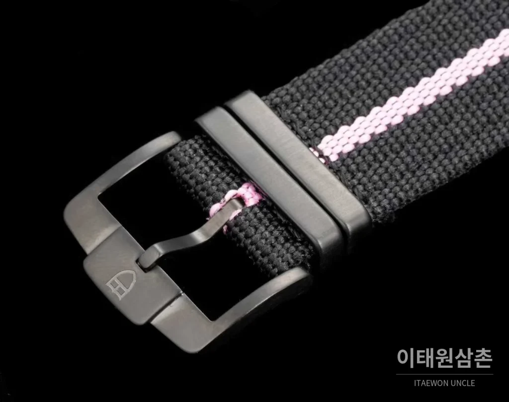튜더 펠라고스 FXD 크로노그래프 컬러다이얼 야광 오토매틱 43mm 핑크 나일론 스트랩