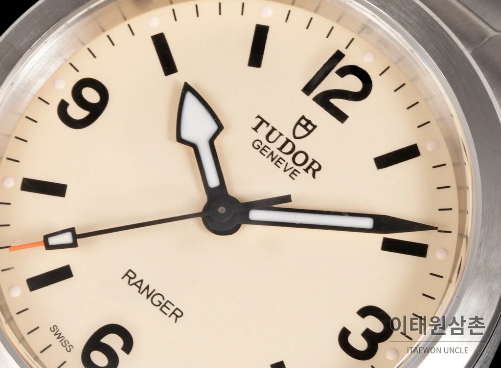 튜더 레인저 스틸 아라비아숫자 라이트옐로우 다이얼 오토매틱 39mm
