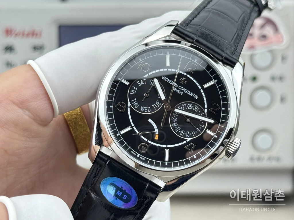 바쉐론콘스탄틴 피프티식스 데이데이트 블랙다이얼 카프스킨 오토매틱 40mm