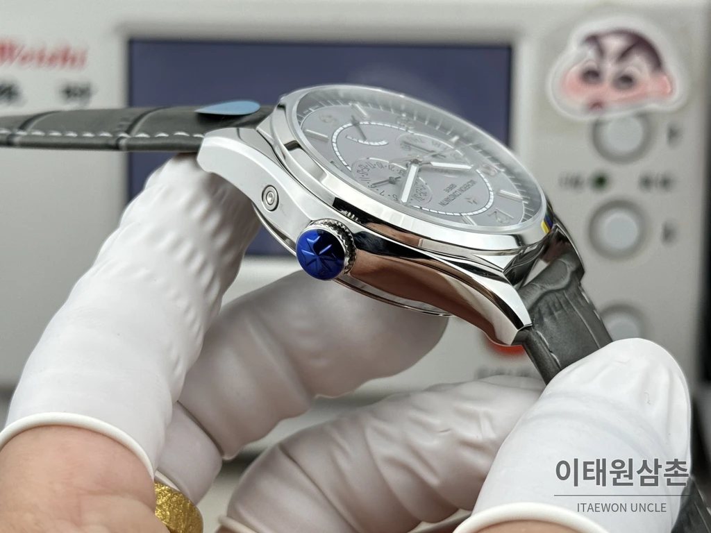 바쉐론콘스탄틴 피프티식스 데이데이트 다크그레이다이얼 카프스킨 오토매틱 40mm