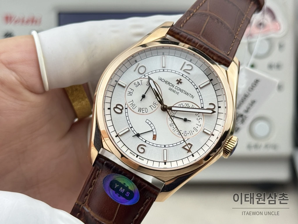 바쉐론콘스탄틴 피프티식스 데이데이트 로즈골드베젤 그레이다이얼 카프스킨 오토매틱 40mm