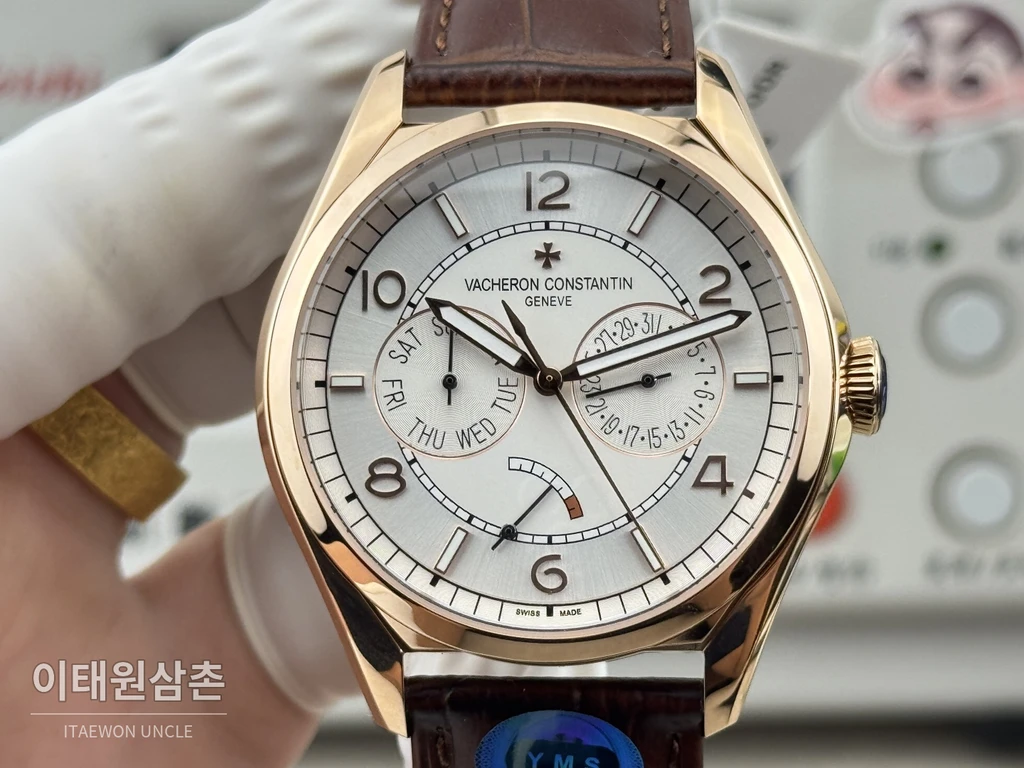 바쉐론콘스탄틴 피프티식스 데이데이트 로즈골드베젤 그레이다이얼 카프스킨 오토매틱 40mm