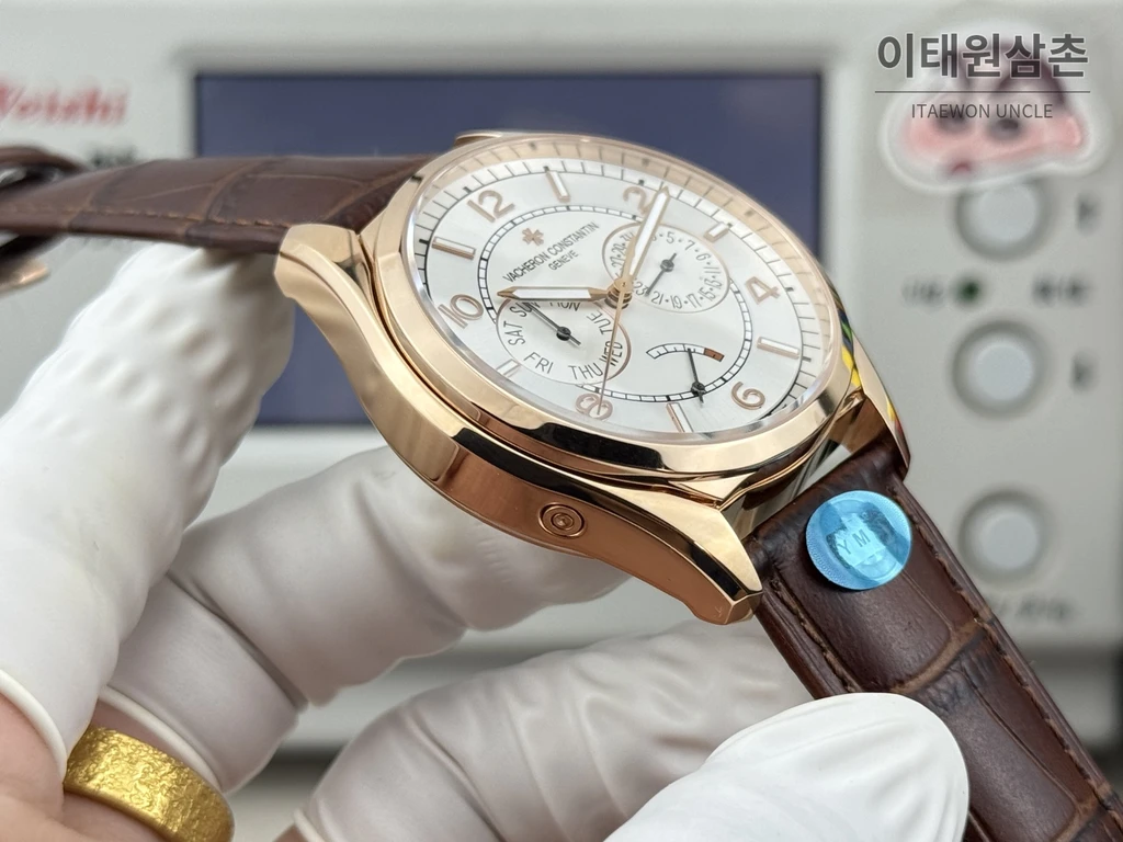 바쉐론콘스탄틴 피프티식스 데이데이트 로즈골드베젤 그레이다이얼 카프스킨 오토매틱 40mm