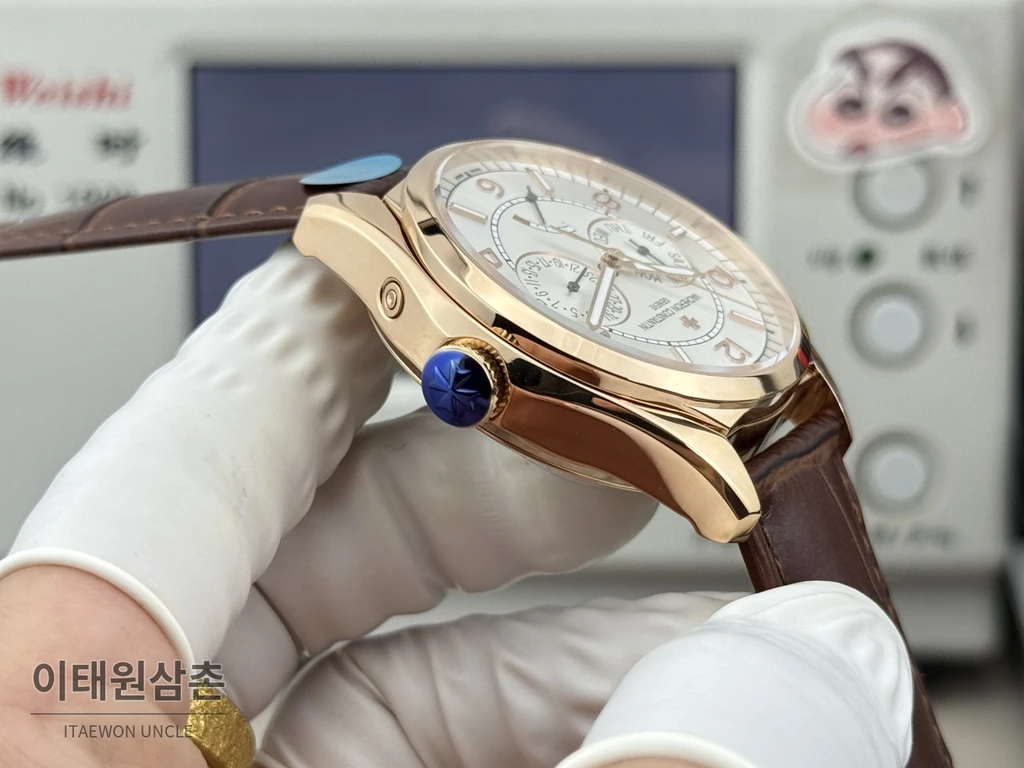 바쉐론콘스탄틴 피프티식스 데이데이트 로즈골드베젤 그레이다이얼 카프스킨 오토매틱 40mm