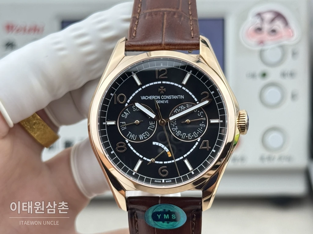 바쉐론콘스탄틴 피프티식스 데이데이트 로즈골드베젤 블랙다이얼 카프스킨 오토매틱 40mm