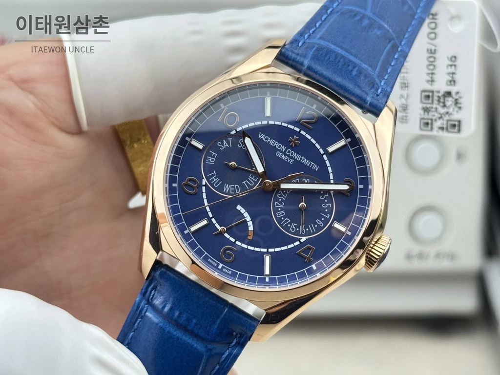 바쉐론콘스탄틴 피프티식스 데이데이트 로즈골드베젤 네이비다이얼 카프스킨 오토매틱 40mm