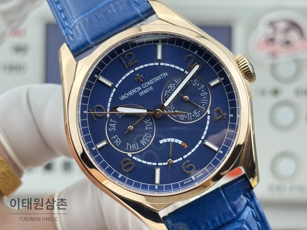 바쉐론콘스탄틴 피프티식스 데이데이트 로즈골드베젤 네이비다이얼 카프스킨 오토매틱 40mm