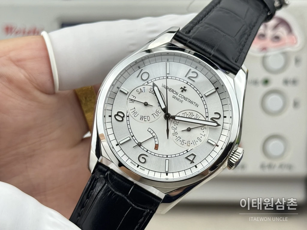 바쉐론콘스탄틴 피프티식스 데이데이트 실버다이얼 카프스킨 오토매틱 40mm