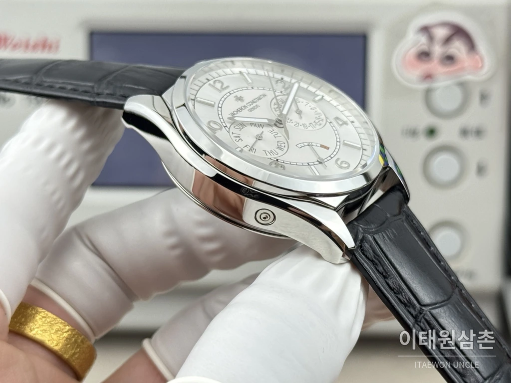 바쉐론콘스탄틴 피프티식스 데이데이트 실버다이얼 카프스킨 오토매틱 40mm