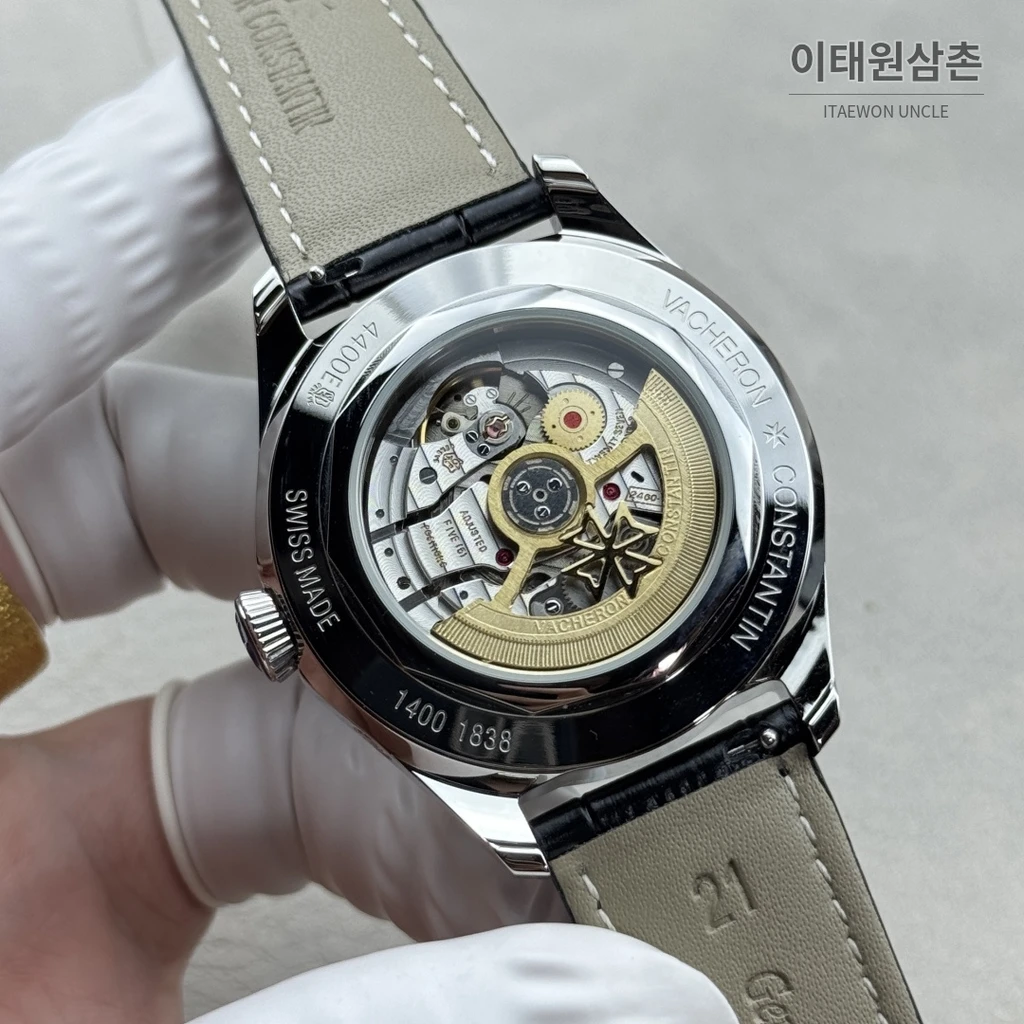 바쉐론콘스탄틴 피프티식스 데이데이트 실버다이얼 카프스킨 오토매틱 40mm