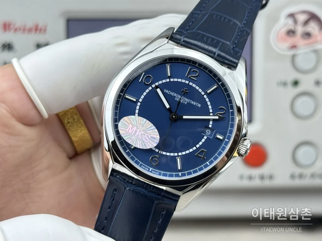바쉐론콘스탄틴 피프티식스 가죽밴드 오토매틱 40mm 네이비 다이얼