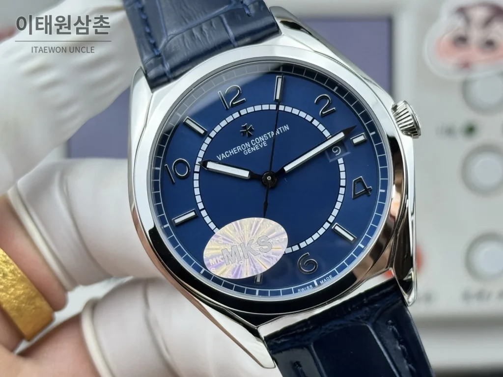 바쉐론콘스탄틴 피프티식스 가죽밴드 오토매틱 40mm 네이비 다이얼