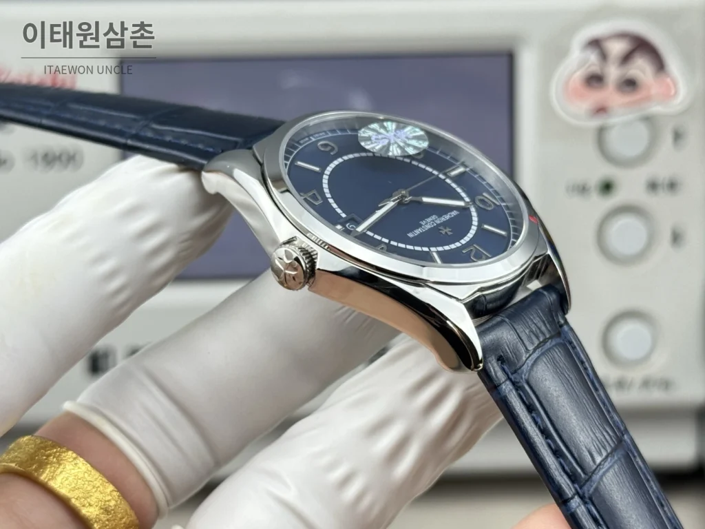 바쉐론콘스탄틴 피프티식스 가죽밴드 오토매틱 40mm 네이비 다이얼