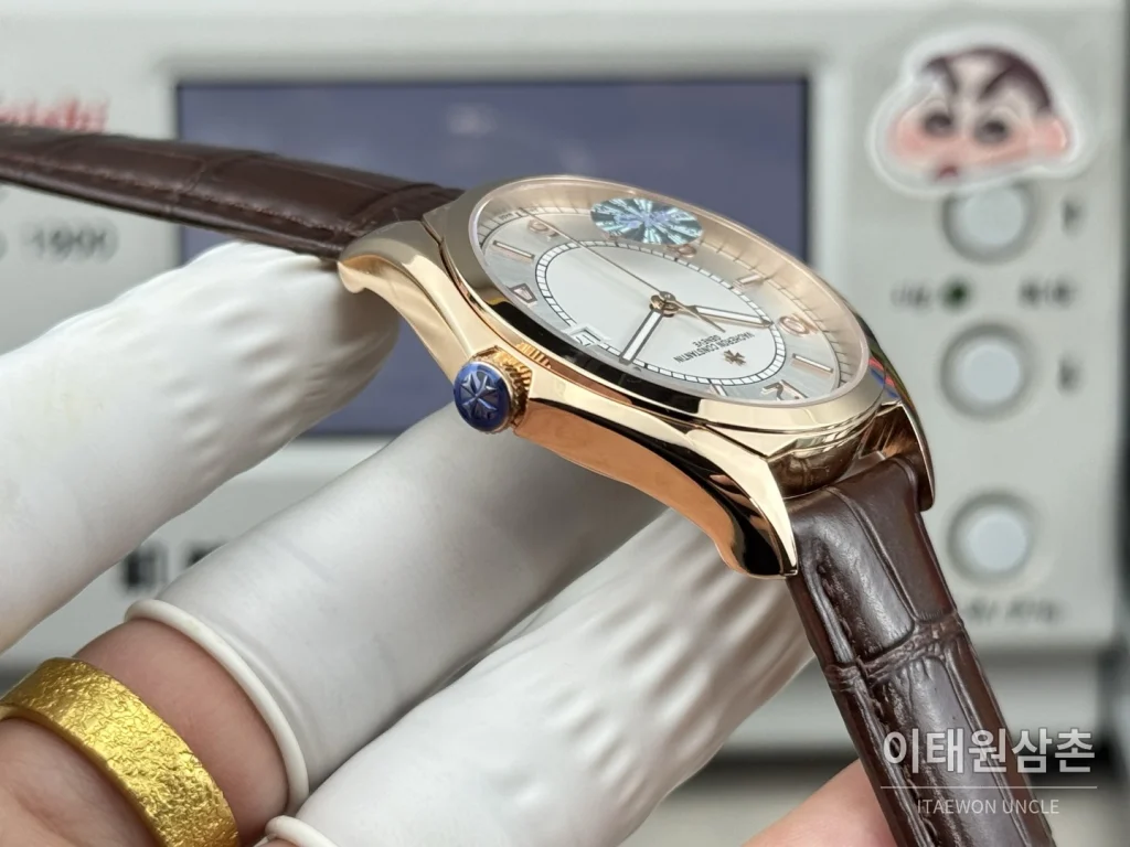바쉐론콘스탄틴 피프티식스 가죽밴드 오토매틱 40mm 실버 다이얼 로즈골드 베젤