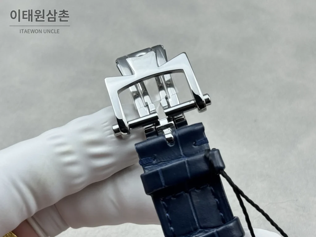 바쉐론콘스탄틴 피프티식스 가죽밴드 오토매틱 40mm 네이비 다이얼