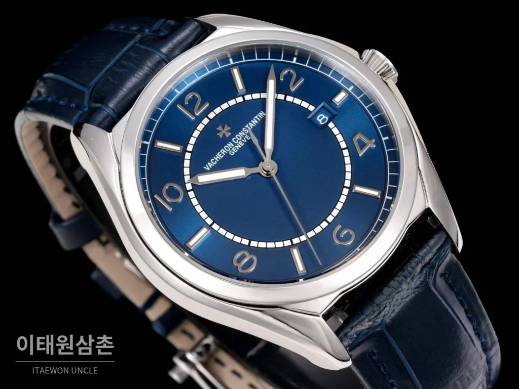바쉐론콘스탄틴 피프티식스 스틸 네이비다이얼 오토매틱 40mm