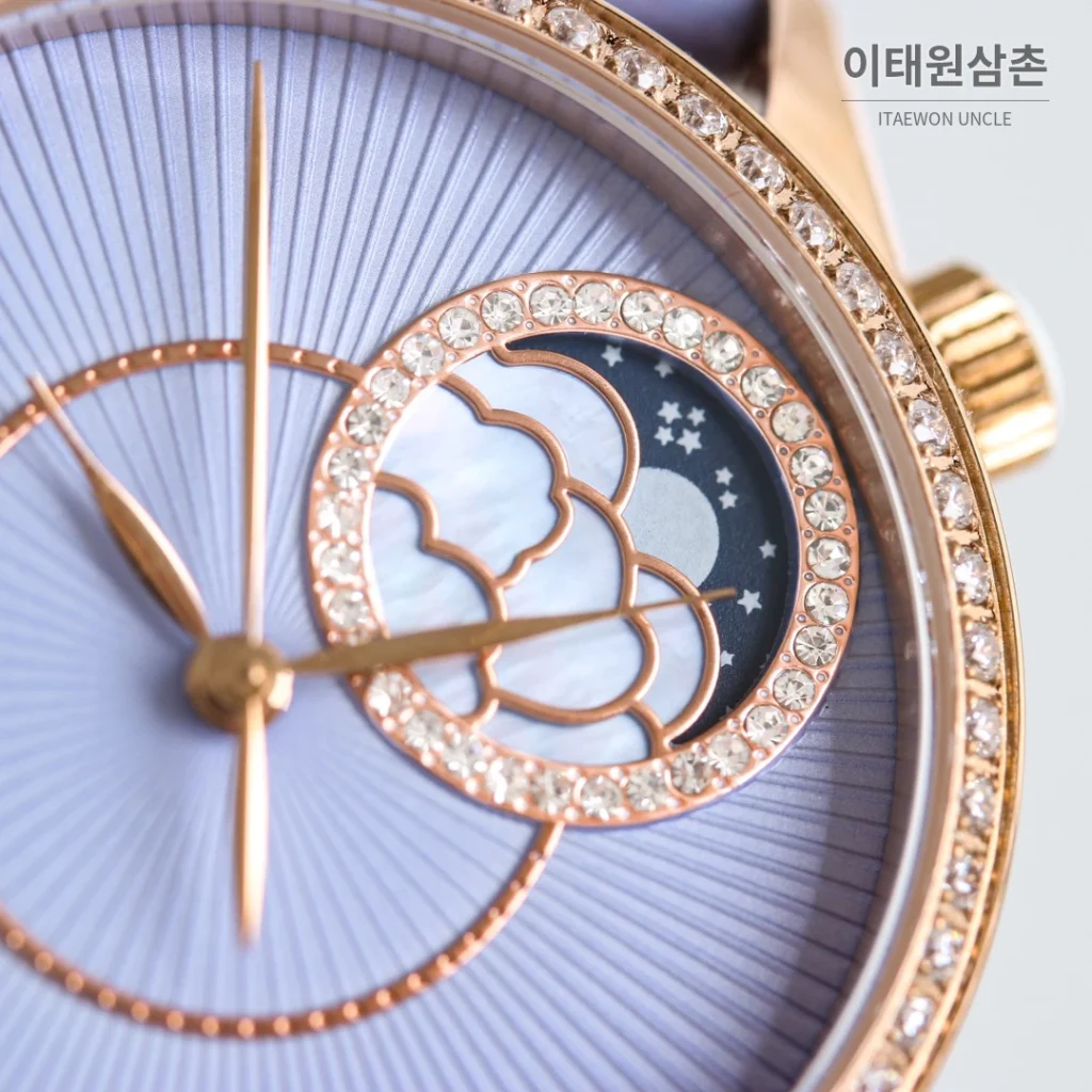 바쉐론콘스탄틴 에제리 스틸 다이아 문페이즈 오토매틱 37mm 아이스블루 다이얼 퍼플 가죽 스트랩 (2)
