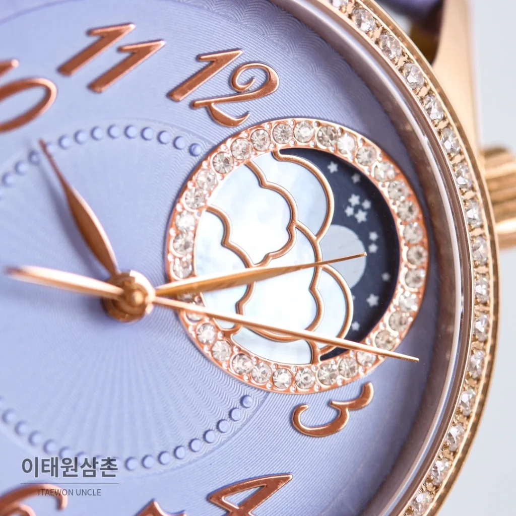 바쉐론콘스탄틴 에제리 스틸 다이아 문페이즈 오토매틱 37mm 아이스블루 다이얼 퍼플 가죽 스트랩