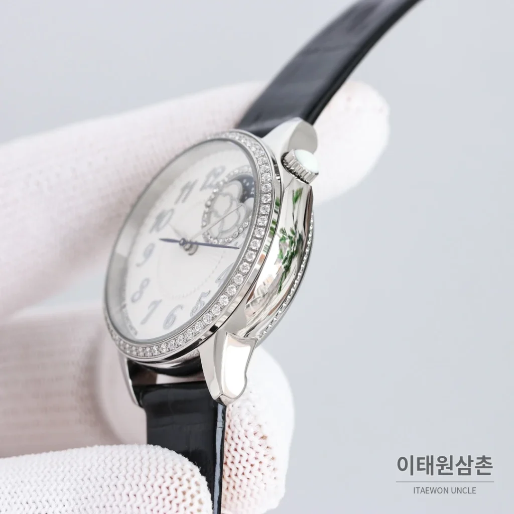 바쉐론콘스탄틴 에제리 스틸 다이아 문페이즈 오토매틱 37mm 화이트 다이얼 블랙 가죽 스트랩