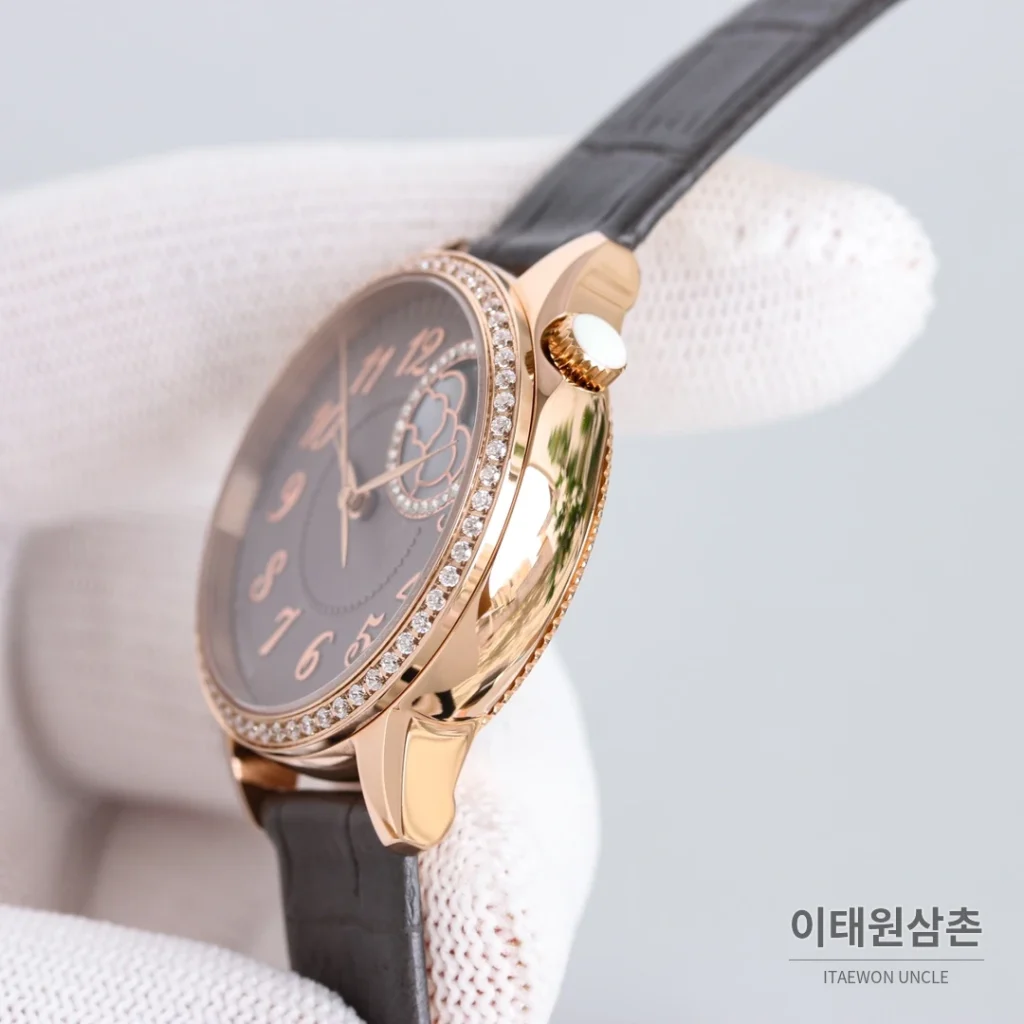 바쉐론콘스탄틴 에제리 스틸 다이아 문페이즈 오토매틱 37mm 그레이 다이얼 레드 가죽 스트랩
