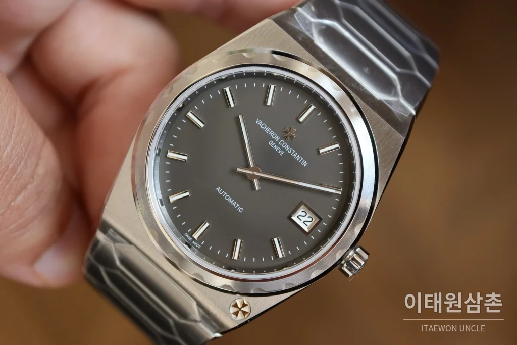 바쉐론콘스탄틴 히스토릭 222 스틸 브레이슬릿 오토매틱 37mm 실버