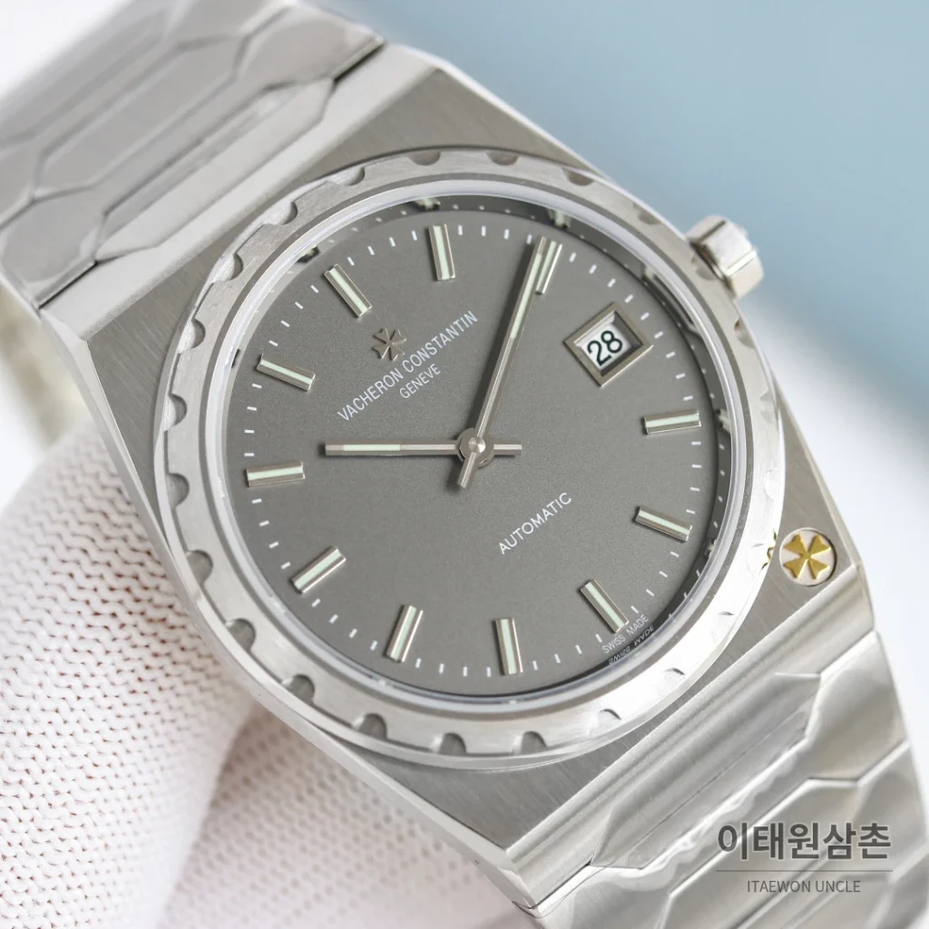 바쉐론콘스탄틴 히스토릭 222 스틸 그레이다이얼 오토매틱 37mm