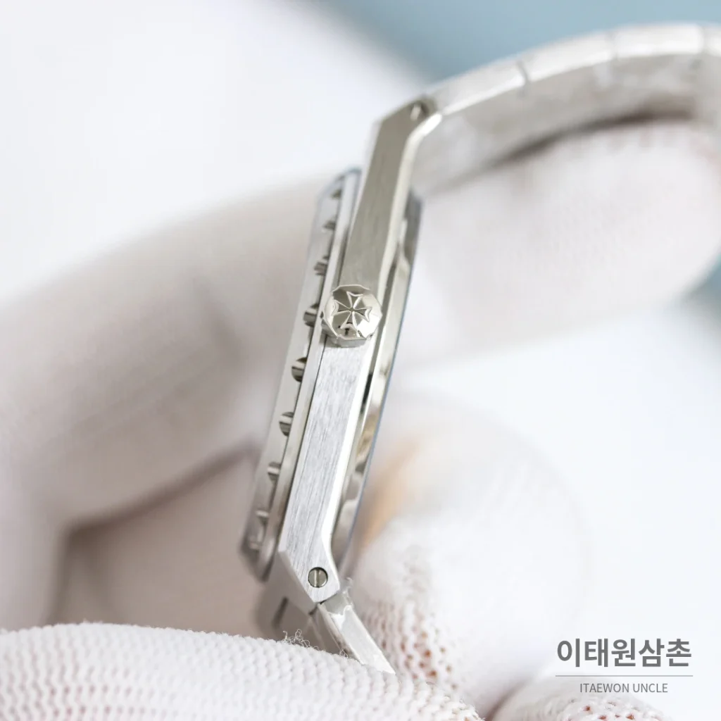 바쉐론콘스탄틴 히스토릭 222 스틸 그레이다이얼 오토매틱 37mm