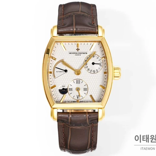 바쉐론콘스탄틴 말테 옐로우골드 베젤 화이트다이얼 듀얼타임 오토매틱 48mm 브라운 가죽 스트랩 바쉐론콘스탄틴 말테 옐로우골드 베젤 화이트다이얼 듀얼타임 오토매틱 48mm 브라운 가죽 스트랩