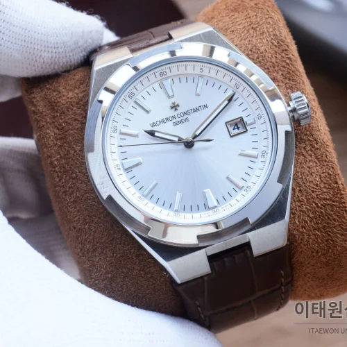 바쉐론콘스탄틴 오버시즈 오토매틱 41mm 녹색 브라운 가죽 스트랩