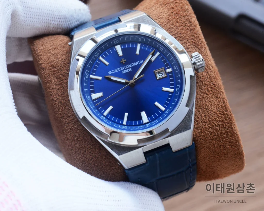 바쉐론콘스탄틴 오버시즈 오토매틱 41mm 녹색 브라운 가죽 스트랩