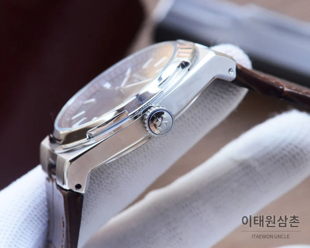 바쉐론콘스탄틴 오버시즈 오토매틱 41mm 녹색 브라운 가죽 스트랩