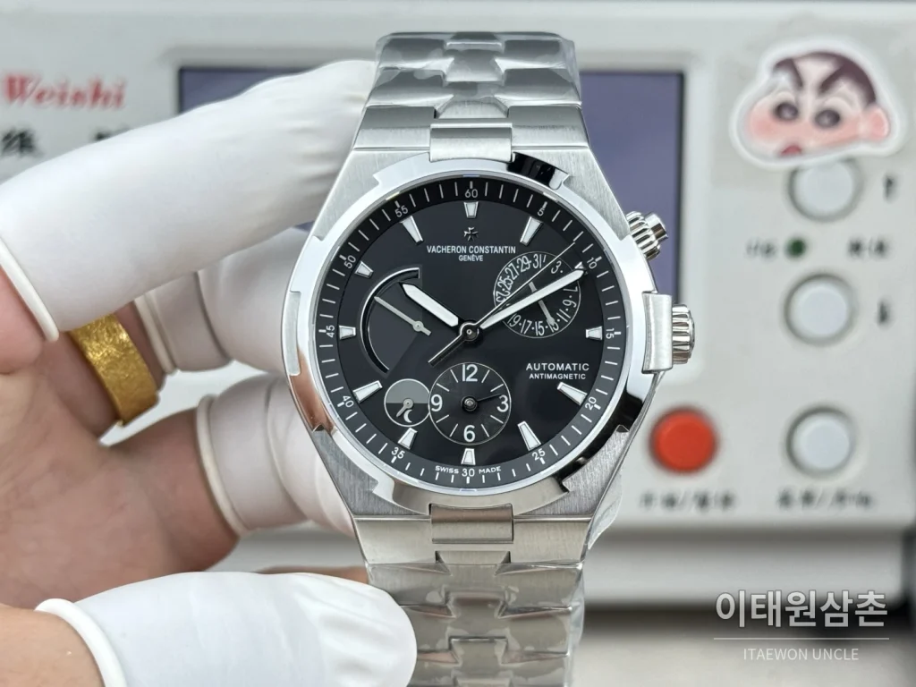 바쉐론콘스탄틴 오버시즈 듀얼타임 파워리저브 오토매틱 42mm 블루 스틸 브레이슬릿 (2)