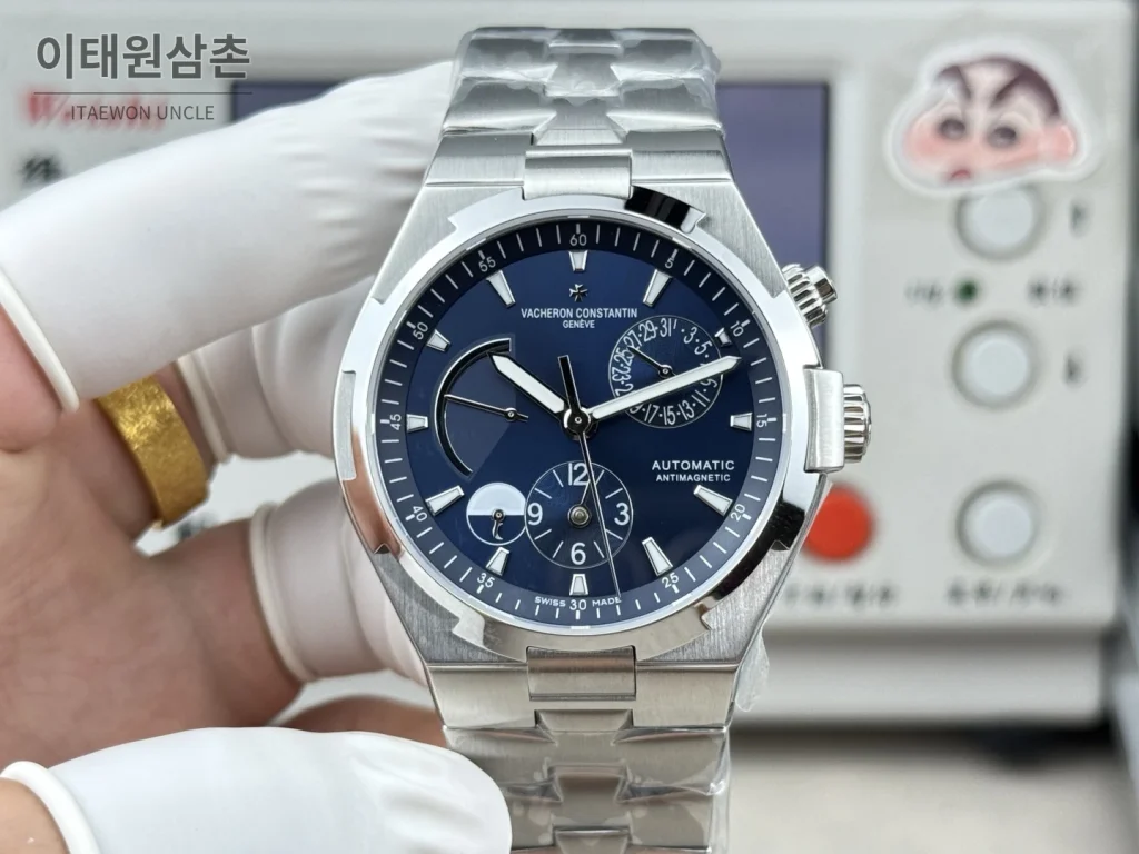 바쉐론콘스탄틴 오버시즈 듀얼타임 파워리저브 오토매틱 42mm 블루 스틸 브레이슬릿 (3)