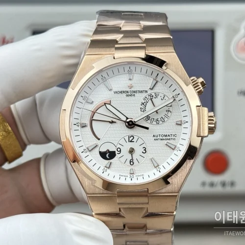 바쉐론콘스탄틴 오버시즈 듀얼타임 파워리저브 오토매틱 42mm 블루 로즈골드 브레이슬릿 로즈골드 케이스 (4) 바쉐론콘스탄틴 오버시즈 듀얼타임 파워리저브 오토매틱 42mm 블루 로즈골드 브레이슬릿 로즈골드 케이스 (4)