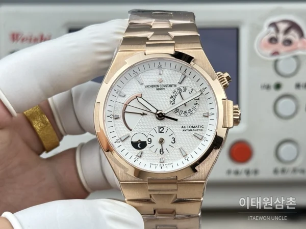 바쉐론콘스탄틴 오버시즈 듀얼타임 파워리저브 오토매틱 42mm 블루 로즈골드 브레이슬릿 로즈골드 케이스 (4)