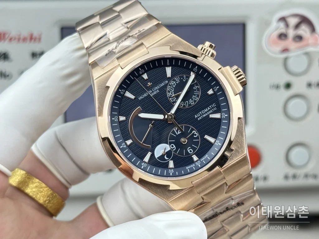 바쉐론콘스탄틴 오버시즈 듀얼타임 파워리저브 오토매틱 42mm 블루 로즈골드 브레이슬릿 로즈골드 케이스 (3)