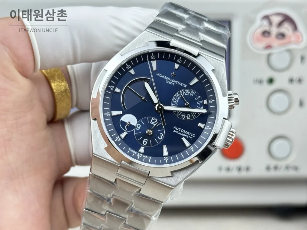바쉐론콘스탄틴 오버시즈 듀얼타임 파워리저브 오토매틱 42mm 블루 스틸 브레이슬릿 (3)