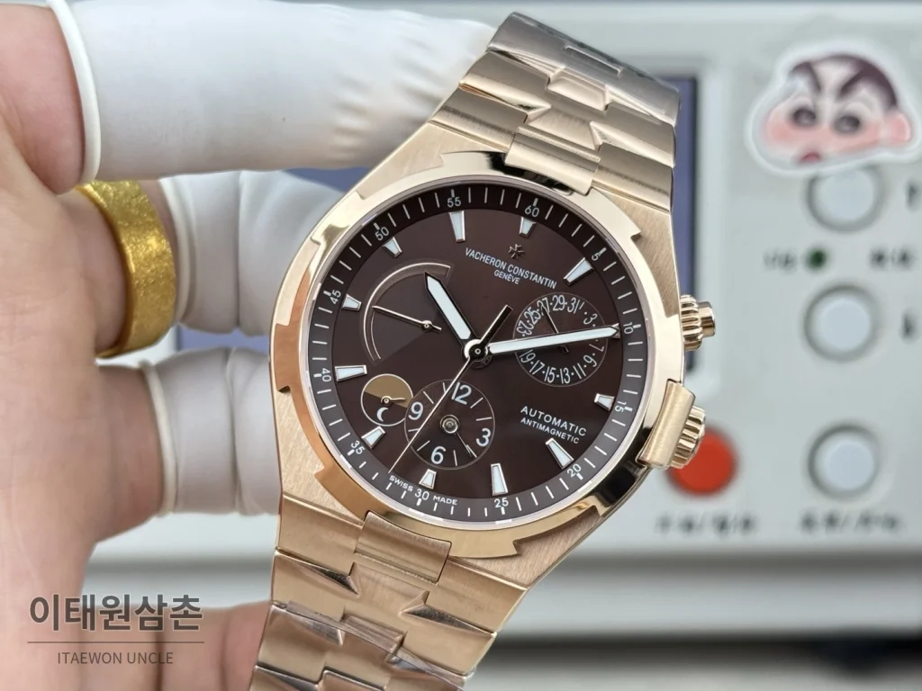 바쉐론콘스탄틴 오버시즈 듀얼타임 파워리저브 오토매틱 42mm 블루 로즈골드 브레이슬릿 로즈골드 케이스 (2)