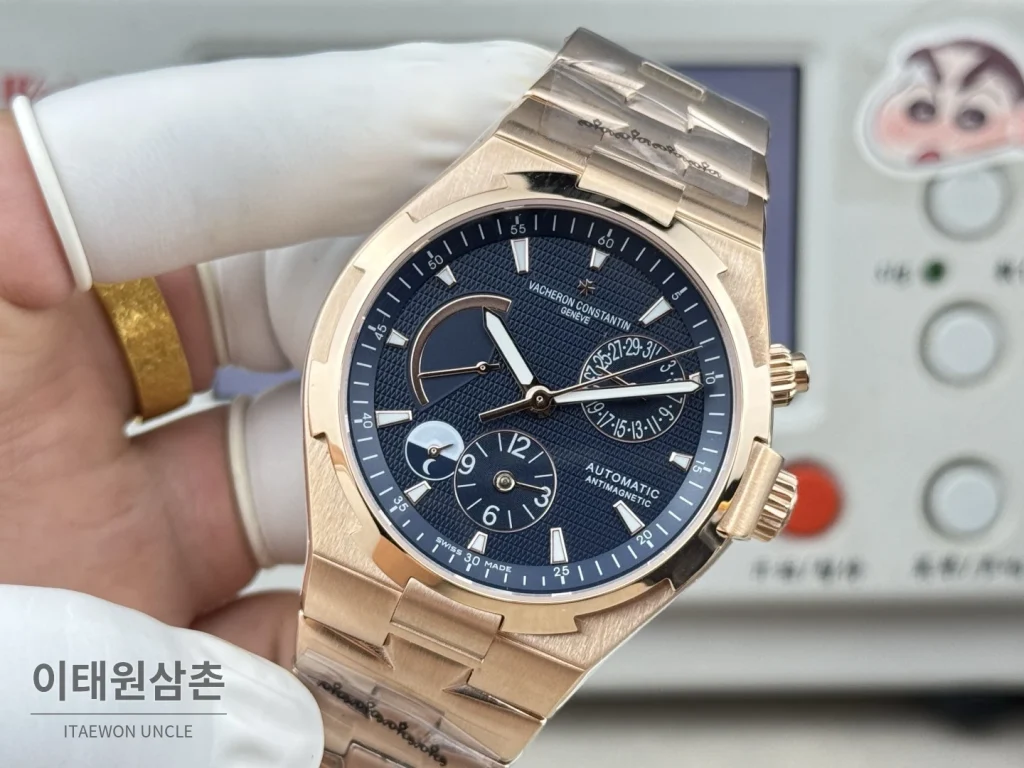 바쉐론콘스탄틴 오버시즈 듀얼타임 파워리저브 오토매틱 42mm 블루 로즈골드 브레이슬릿 로즈골드 케이스 (3)