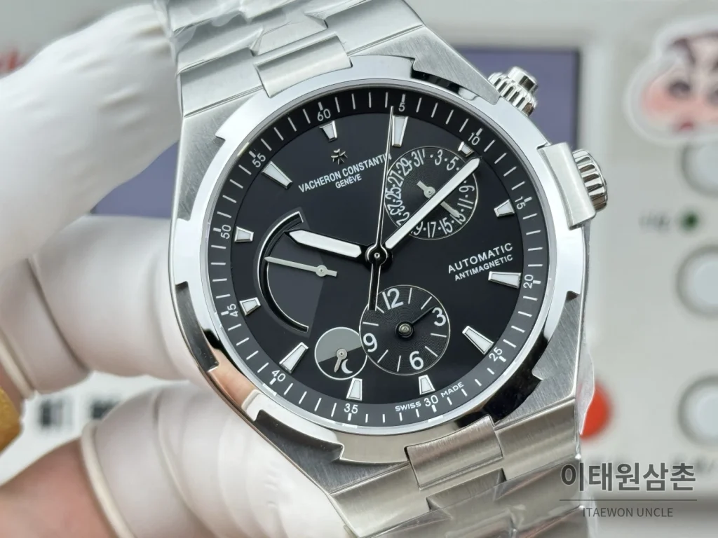 바쉐론콘스탄틴 오버시즈 듀얼타임 파워리저브 오토매틱 42mm 블루 스틸 브레이슬릿 (2)