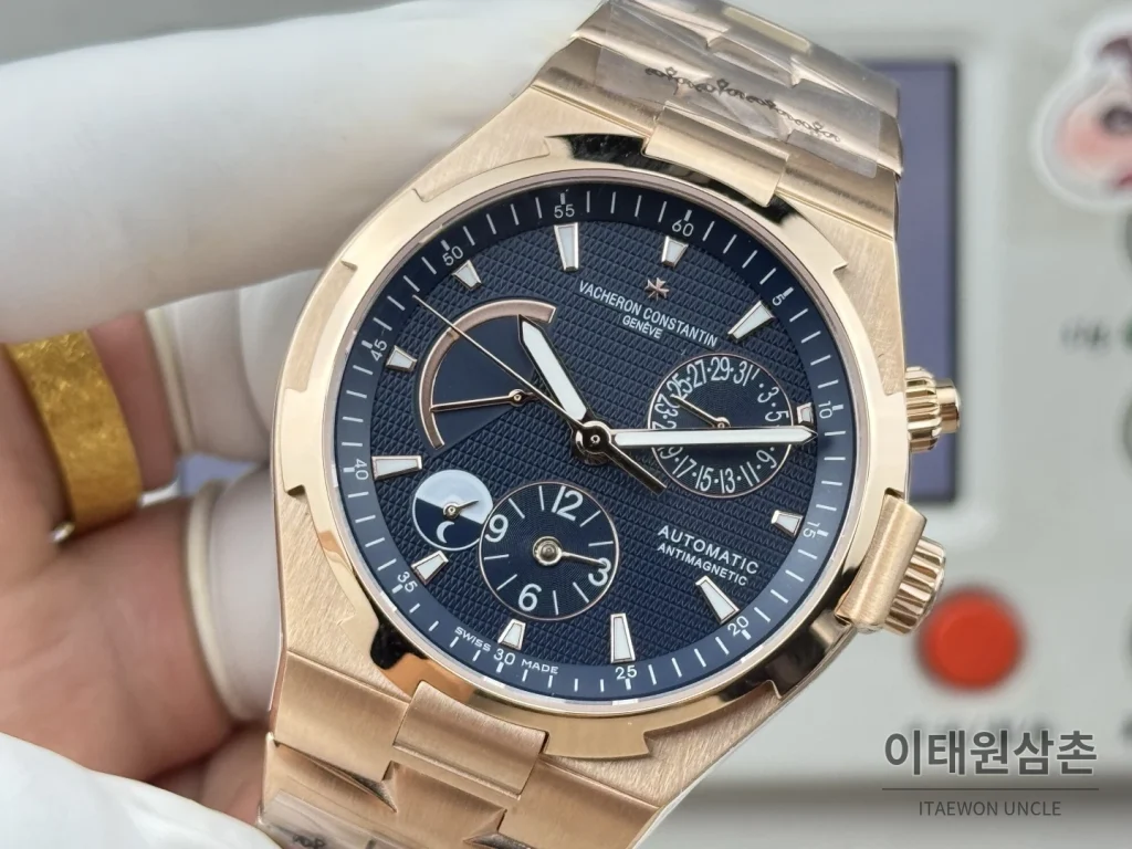 바쉐론콘스탄틴 오버시즈 듀얼타임 파워리저브 오토매틱 42mm 블루 로즈골드 브레이슬릿 로즈골드 케이스 (3)