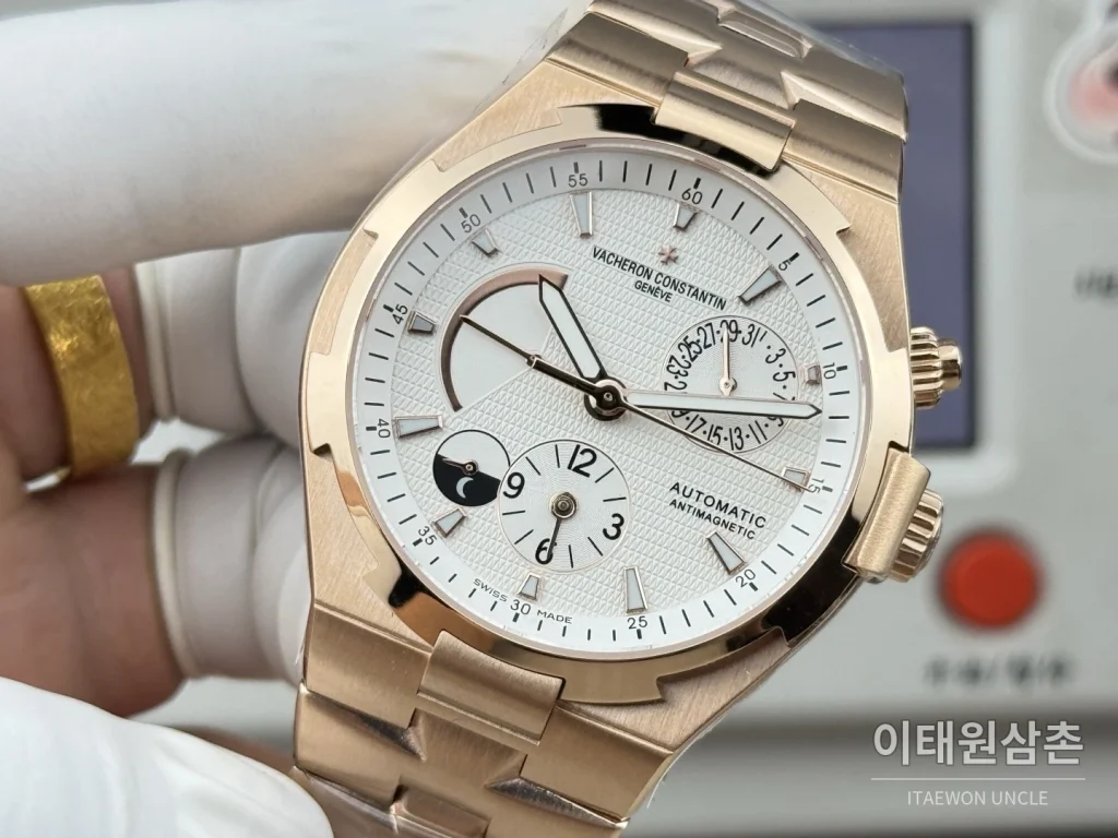 바쉐론콘스탄틴 오버시즈 듀얼타임 파워리저브 오토매틱 42mm 블루 로즈골드 브레이슬릿 로즈골드 케이스 (4)