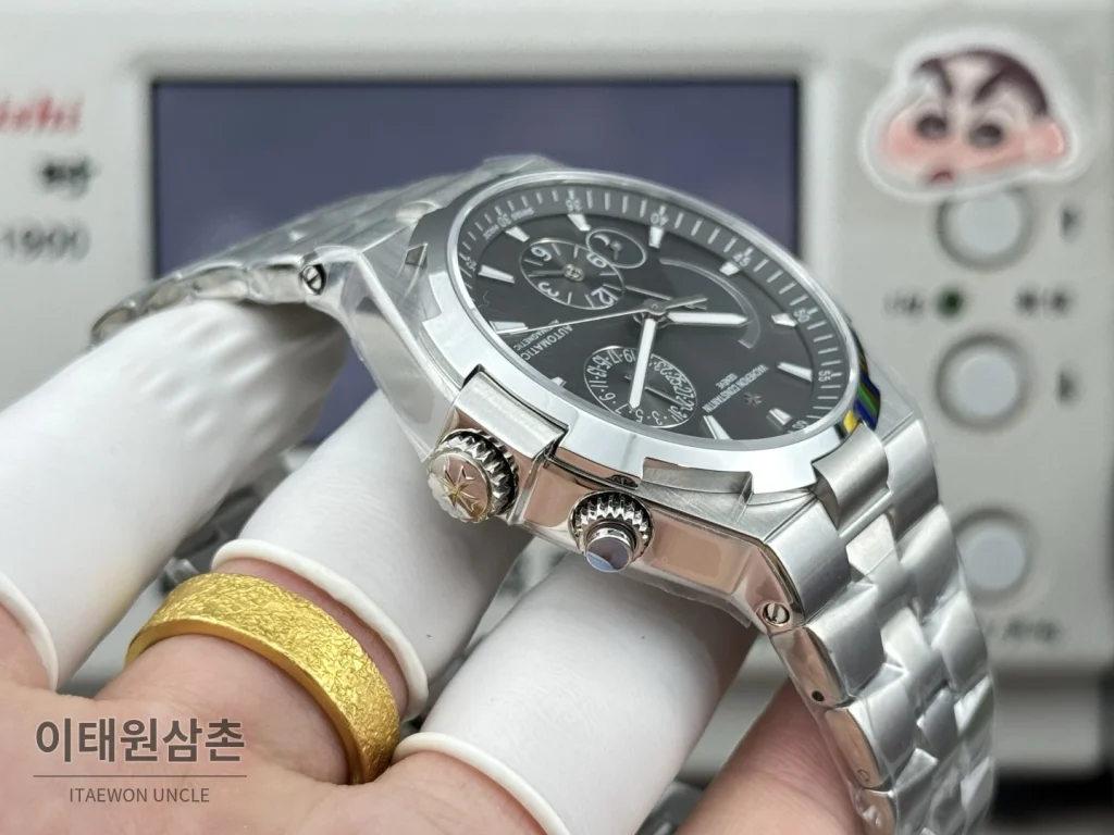 바쉐론콘스탄틴 오버시즈 듀얼타임 파워리저브 오토매틱 42mm 블루 스틸 브레이슬릿 (4)