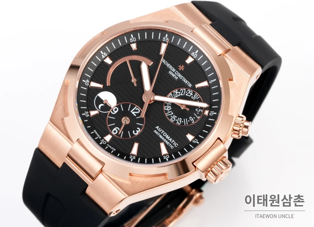 바쉐론콘스탄틴 오버시즈 로즈골드스틸 듀얼타임 블랙다이얼 러버밴드 오토매틱 42mm
