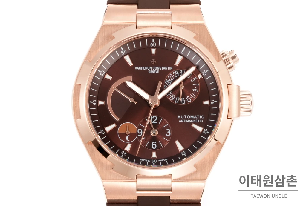 바쉐론콘스탄틴 오버시즈 로즈골드스틸 듀얼타임 브라운다이얼 러버밴드 오토매틱 42mm